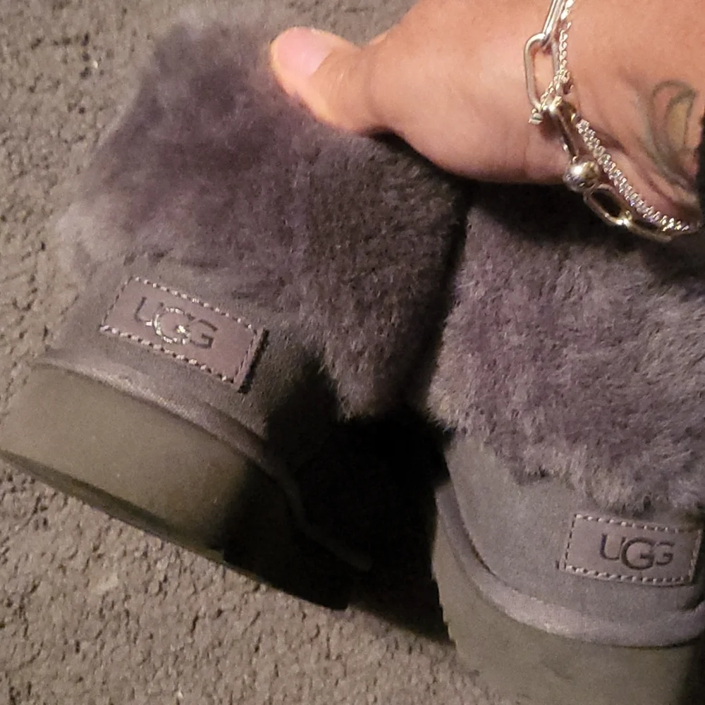 Boots - Picture 3 of 3